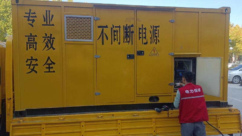 常德柴油发电机组和UPS电源配合使用时，如何避免切换过程中的电力中断？